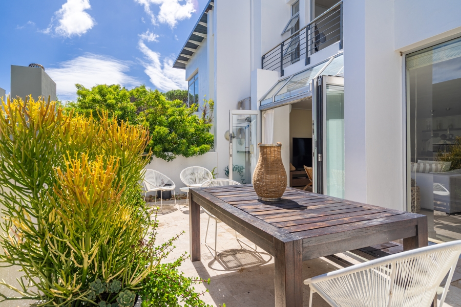 2 Bedroom Property for Sale in Camps Bay Western Cape